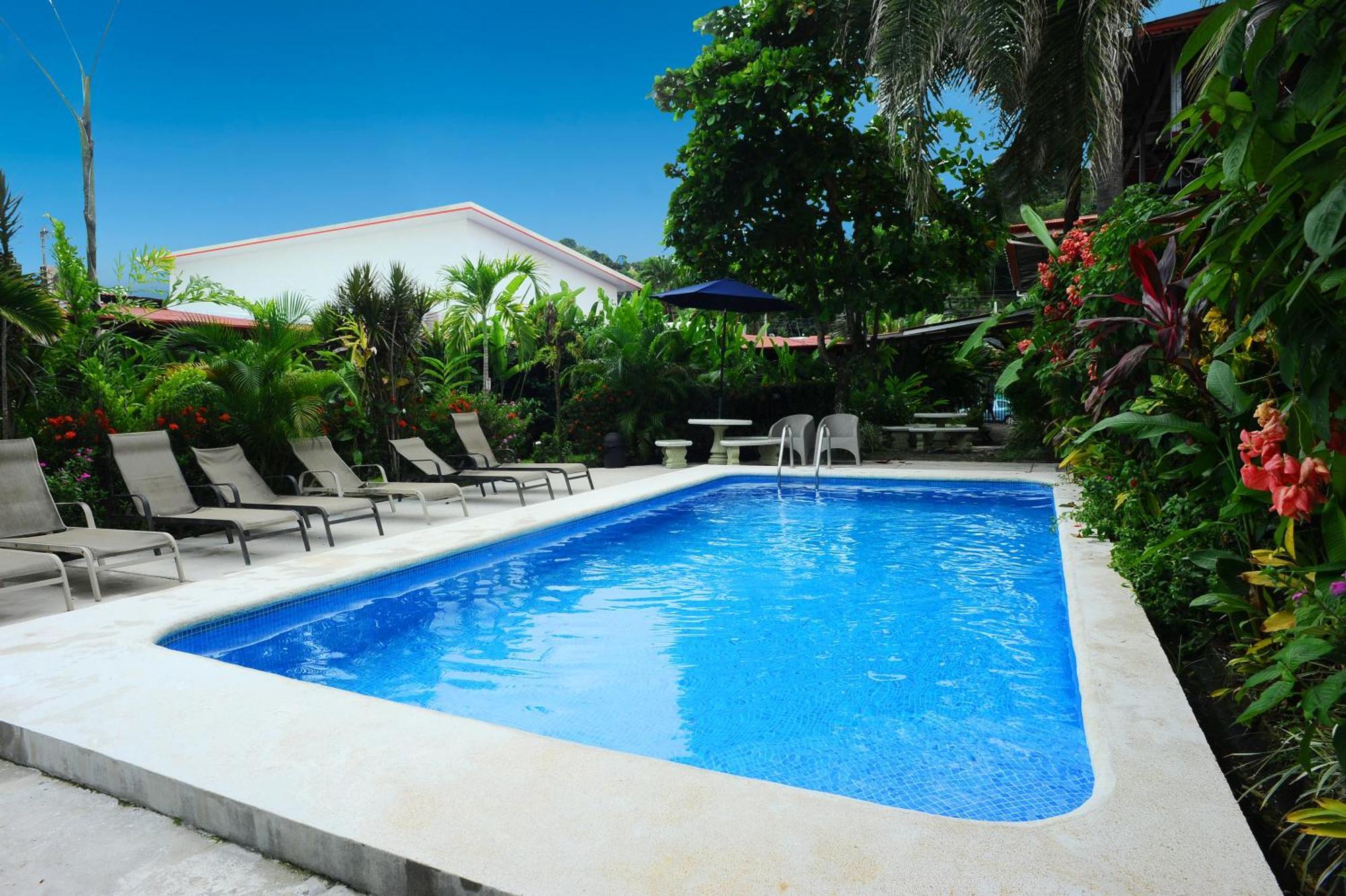 Private Fully Furnished Home At Wide Mouth Frog Hostel Quepos Exterior photo