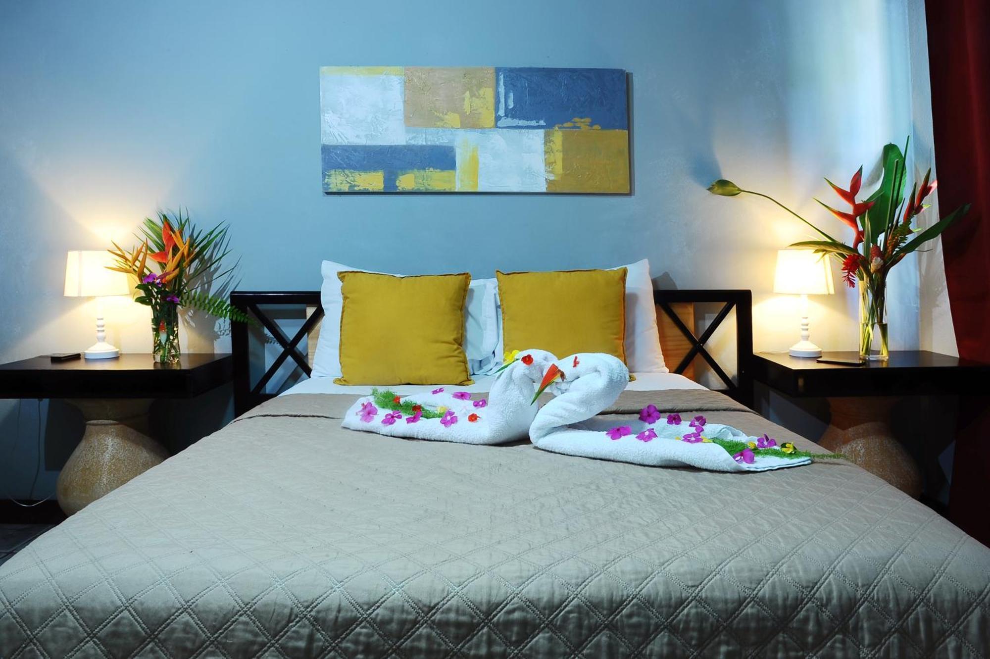 Private Fully Furnished Home At Wide Mouth Frog Hostel Quepos Exterior photo