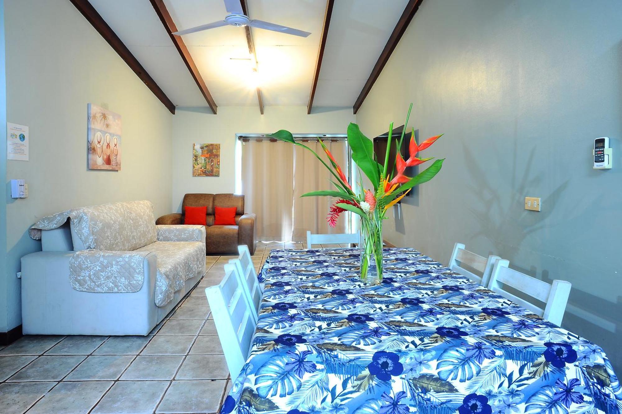 Private Fully Furnished Home At Wide Mouth Frog Hostel Quepos Exterior photo